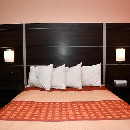 Regency Inn & Suites Faribault المظهر الخارجي الصورة