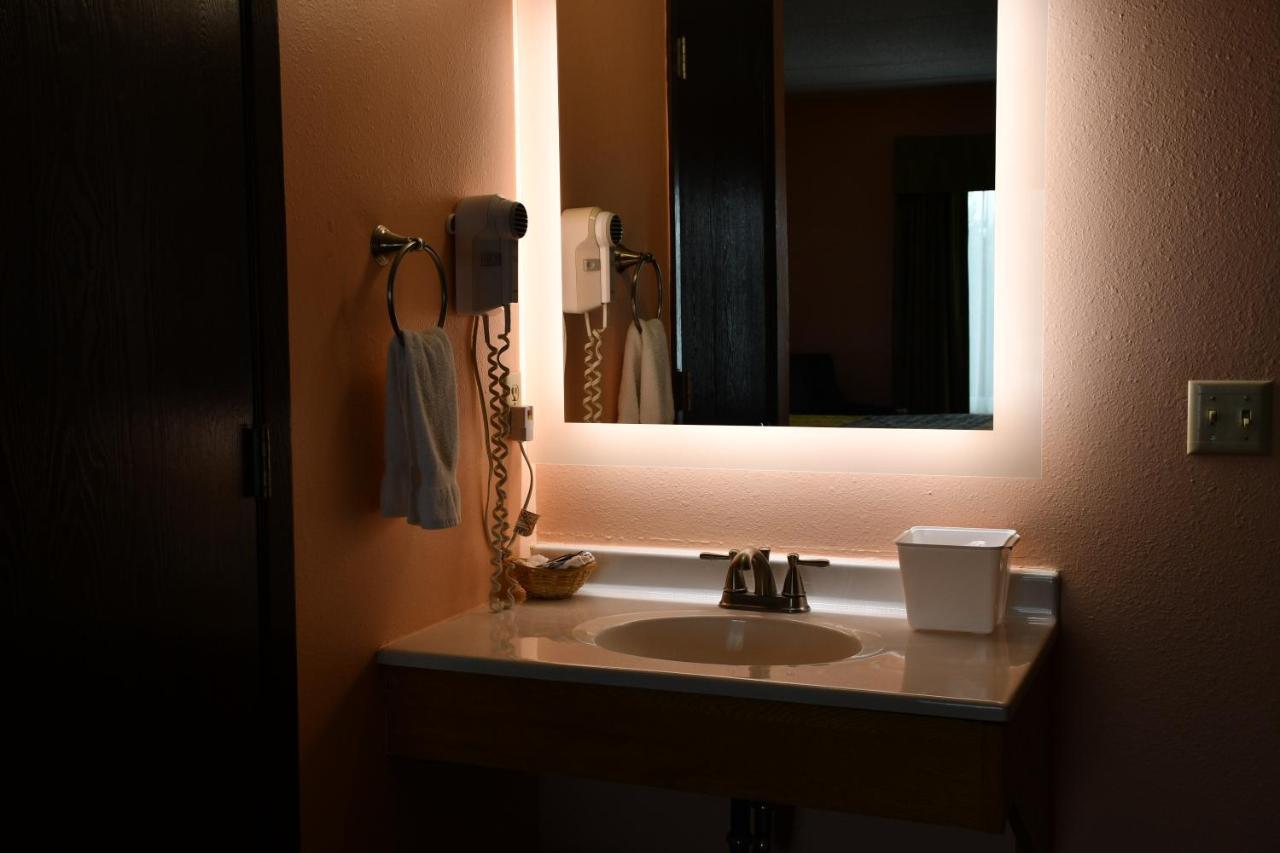 Regency Inn & Suites Faribault المظهر الخارجي الصورة